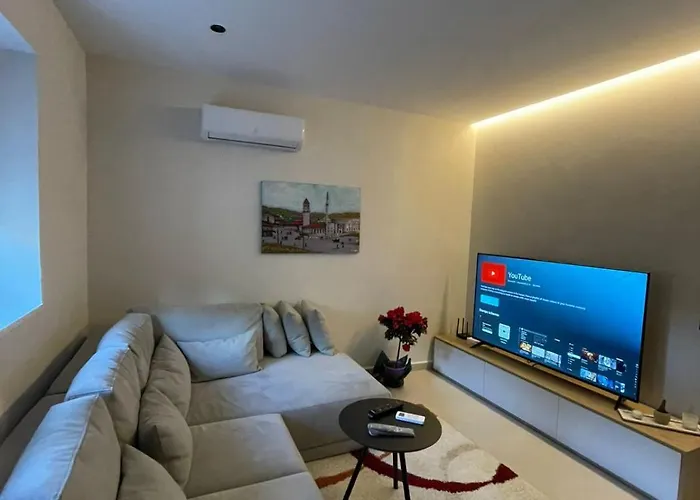 Casa 地拉那